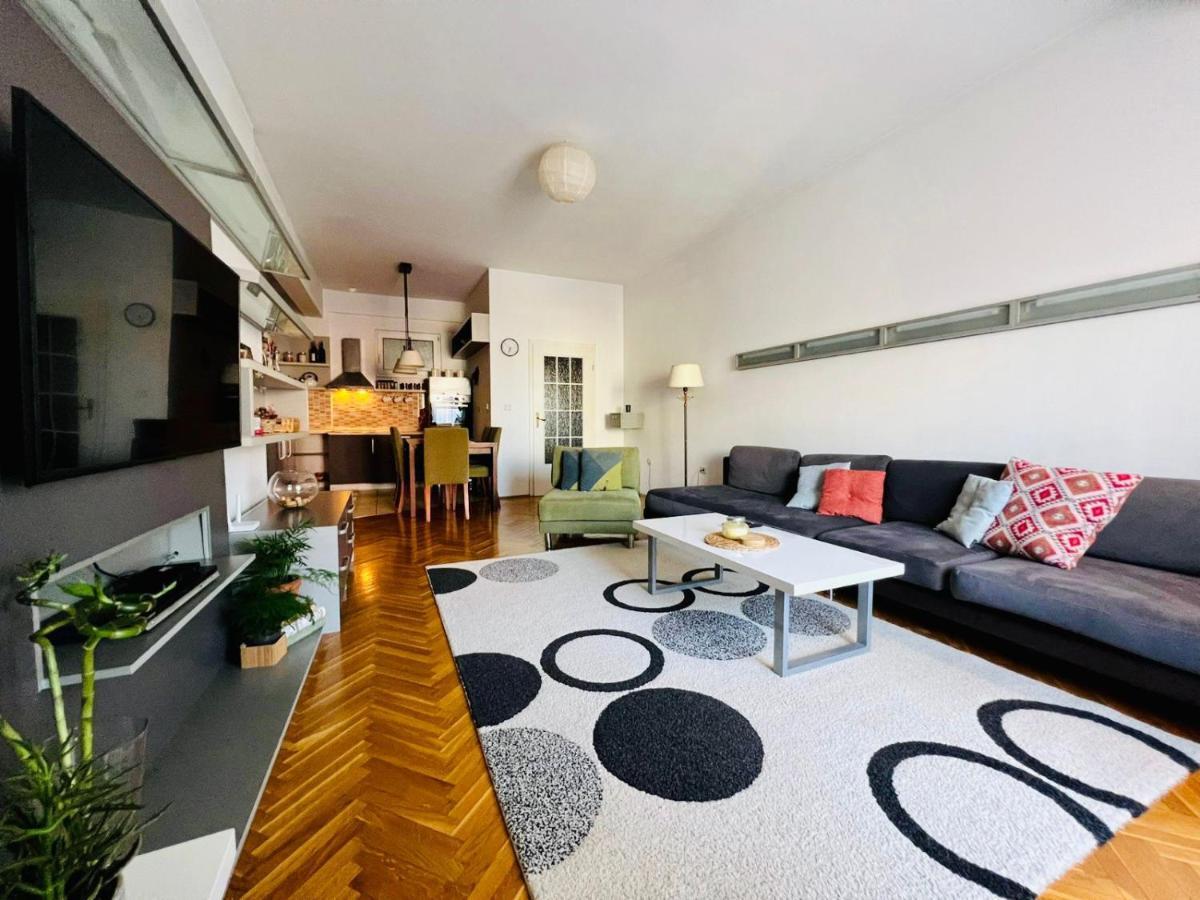 My Home In Prishtina - Spacious & Cozy 2Br Apartment With Balcony Pristina Exterior foto